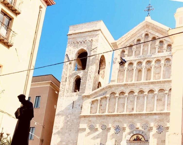 Casa Kawaii Apartment Cagliari Bagian luar foto